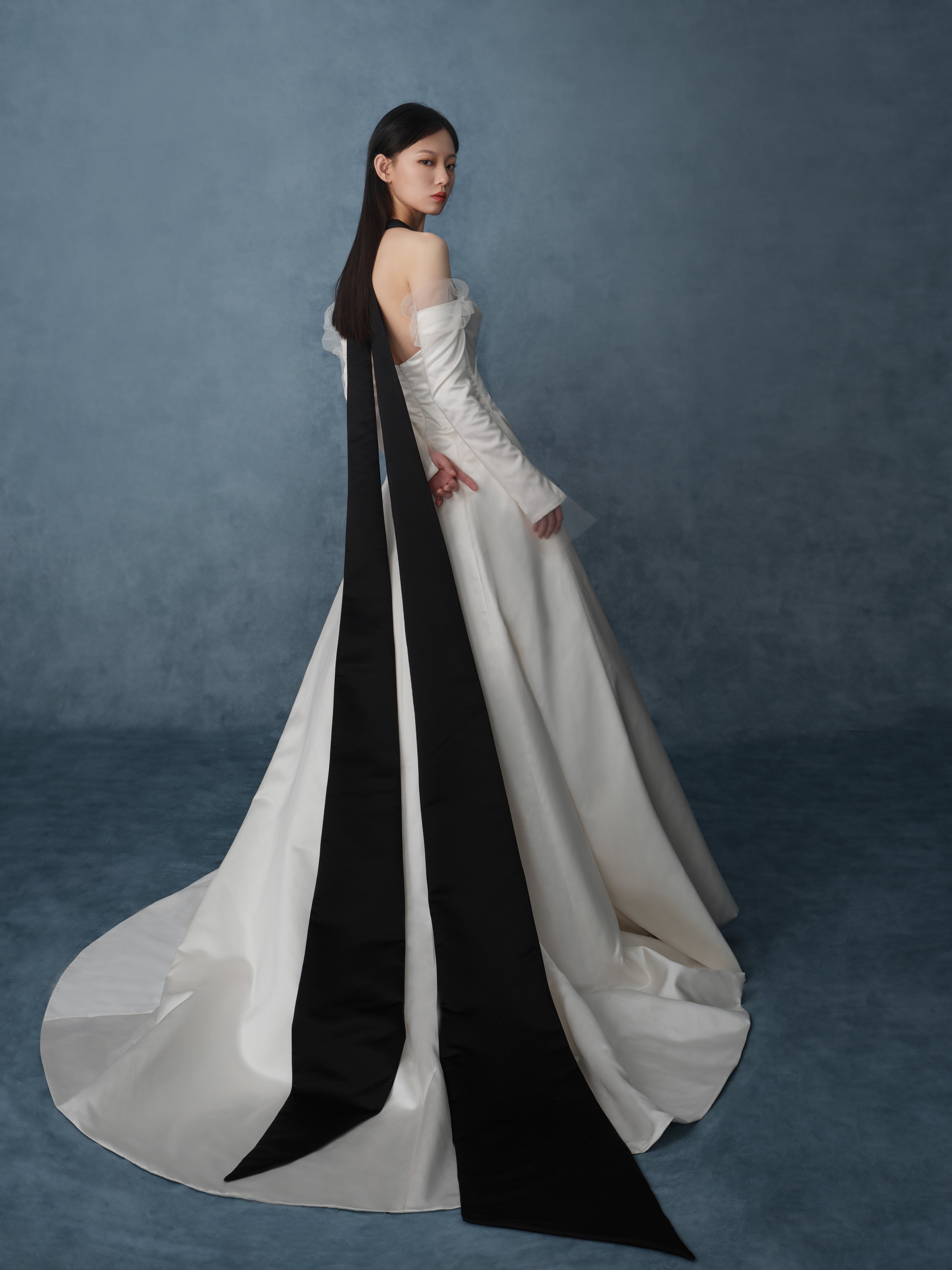 燕的呢喃 Whisper of Swallow